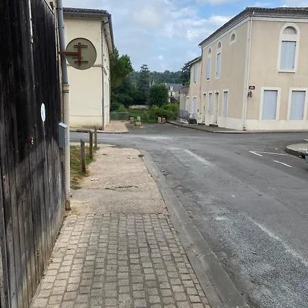 The At 7 * Sainte-Foy-la-Grande